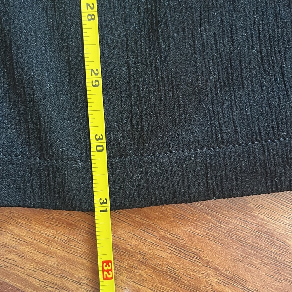 Like new Croft & Barrow black swim suit coverup with hood - Picture 11 of 12